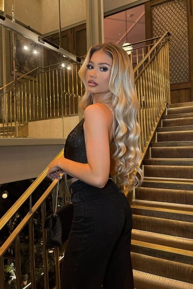 Jane, beautiful Russian escort who offers massages in Rome