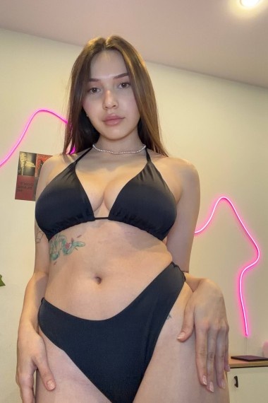 Darina, beautiful Russian escort who offers company in Rome