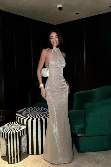 Evelin-pretty-woman, beautiful Russian escort who offers company in Rome