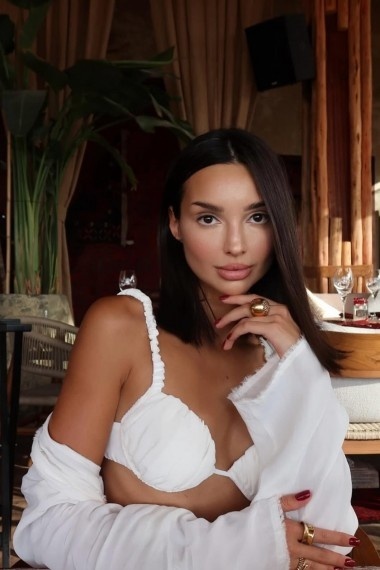 Evelin-pretty-woman, beautiful Russian escort who offers massages in Rome